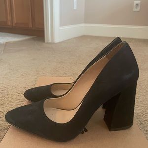 Vinca Camuto black heels